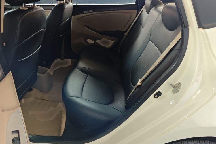 Used Hyundai Verna (older generation) 2014 1.4L Manual Smart GLS Trim Left Rear Seat