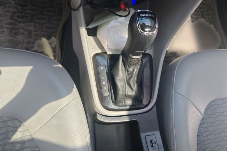 Used Skoda Rapid 2015 1.6L Automatic Smart Selection Model
