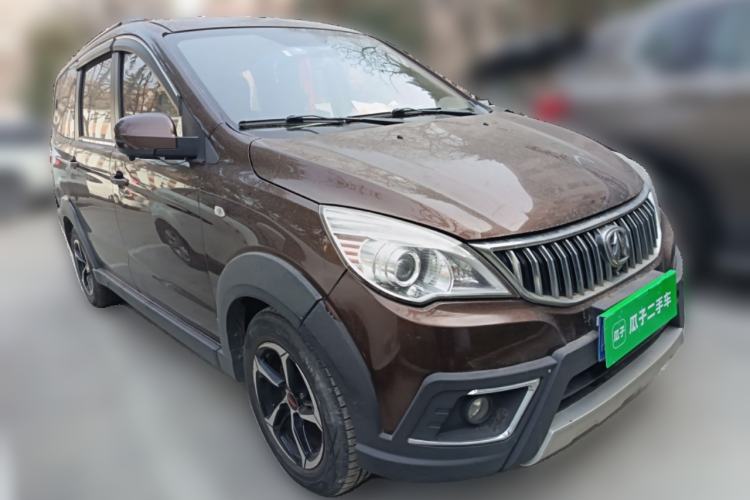 Used BAIC Weiwang M30 2017 1.5L M30S Standard DAM15DL Front Right 45 Deg