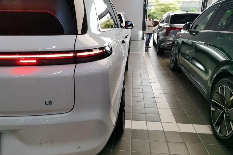 Used Li Auto L8 2025 Ultra Smart Refreshed Edition
