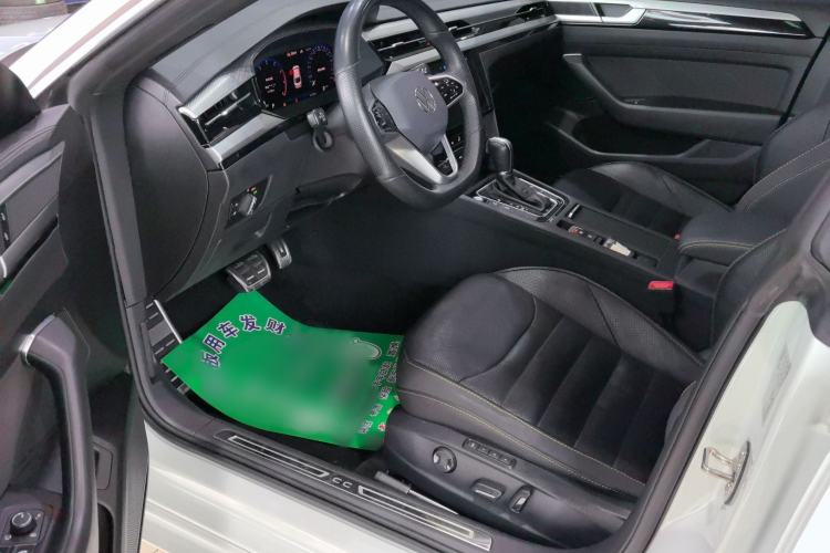 Used Volkswagen FAW-Volkswagen CC 2023 380TSI Striking Edition Interior 2