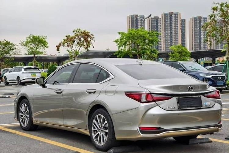 Used Lexus ES 2021 260 Excellence Edition Exterior 3