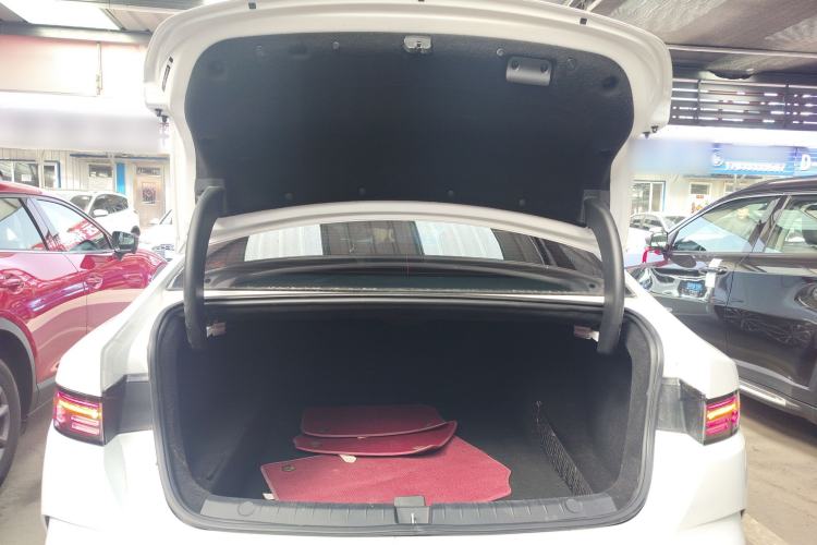 Used BYD Destroyer 05 2024 HONOR Edition DM-i 55KM Luxury Model Trunk