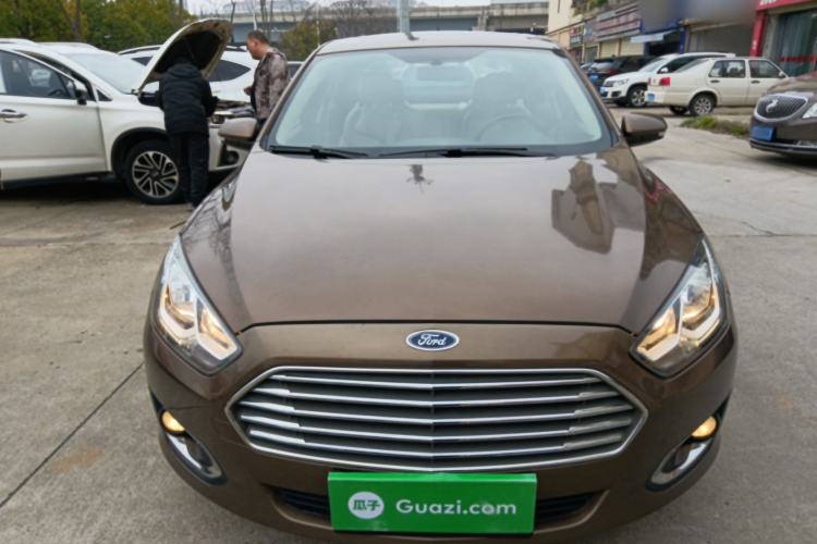 Used Ford Escort 2015 1.5L Automatic Fashion Model
