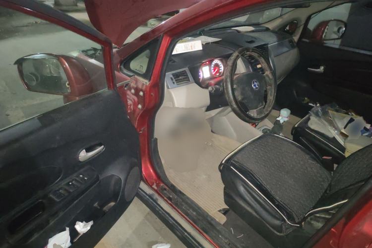 Used Venucia R50 2015 1.6L Manual Fashion Edition Driver Seat