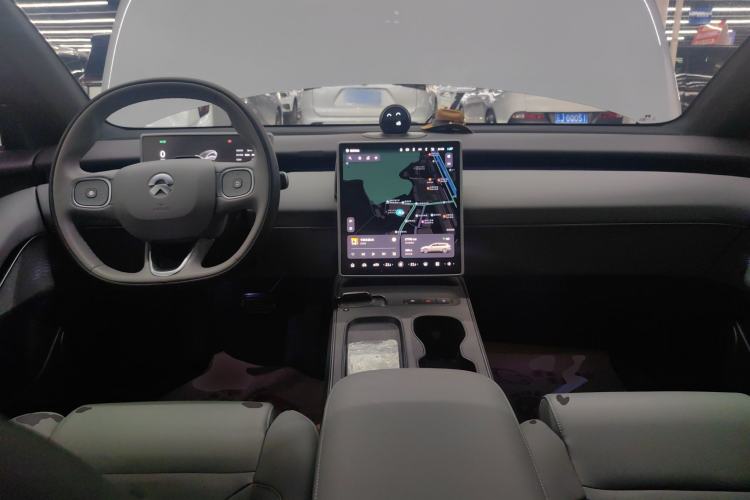 Used Nio ET5T 2023 75 kWh Touring Center Console
