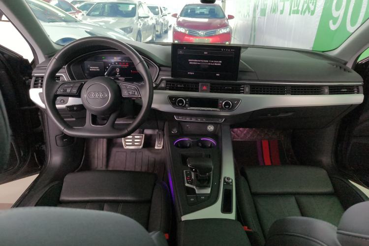 Used Audi A4L 2022 40 TFSI Luxury Dynamic Model Center Console