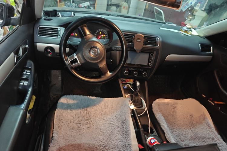 Used Volkswagen Sagitar 2014 1.6L Automatic Comfort Model
