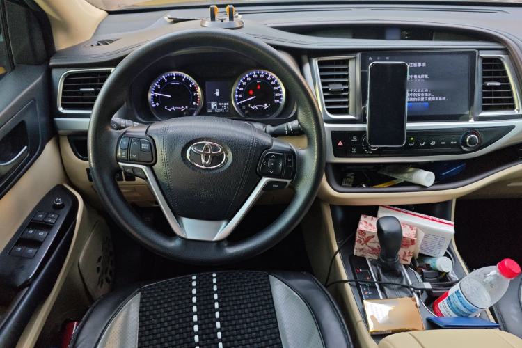 Used Toyota Highlander 2018 2.0T Four-Wheel Drive Elite Edition 7 Seats China V Standard Steering Wheel