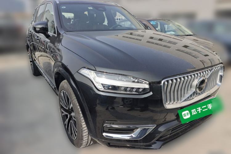 Used Volvo XC90 New Energy 2025 T8 Luxury Prestige 7-Seater Front Right 45 Deg