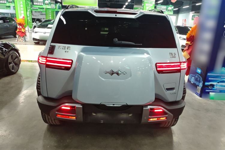 Used Formula Leopard Titanium 3 2025 501KM All-Wheel Drive Intelligent Driving Ultra Version
