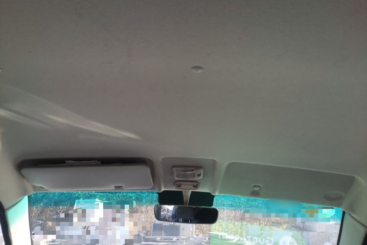 Used Jinbei New Hiace X30L CNG 2023 70L CNG Wealth Edition 6/7-seater Bus Non-Air-Conditioned Model SWCC15M