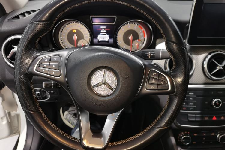 Used Mercedes-Benz GLA 2016 GLA 200 Sport Edition Steering Wheel