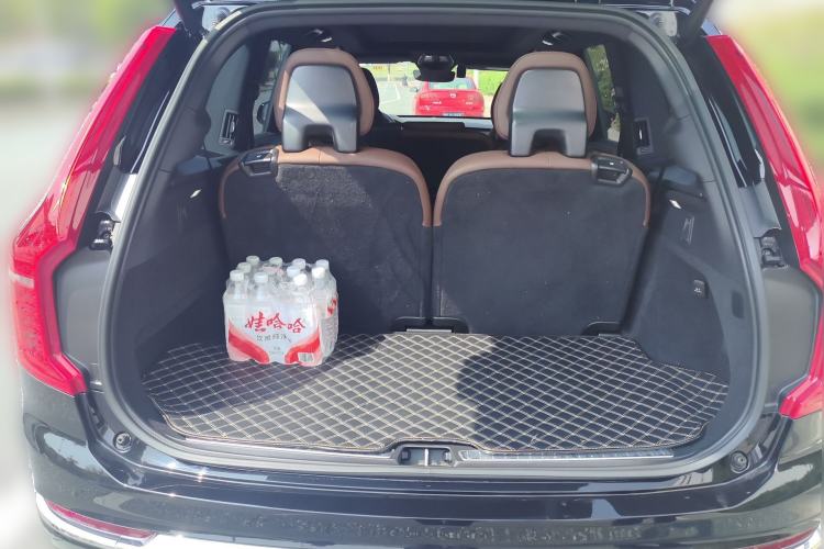 Used Volvo XC90 2023 B6 Zhiyi Luxury Edition 7-Seater
