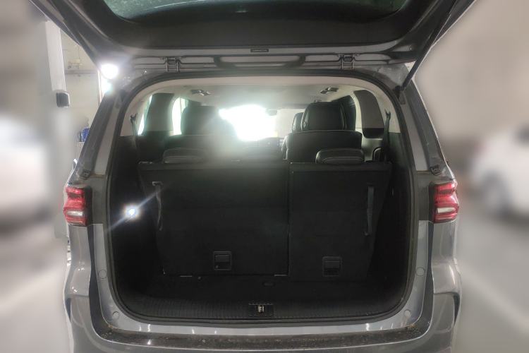 Used Roewe iMAX8 2021 Model 400TGI Exclusive Version for Key Accounts Trunk