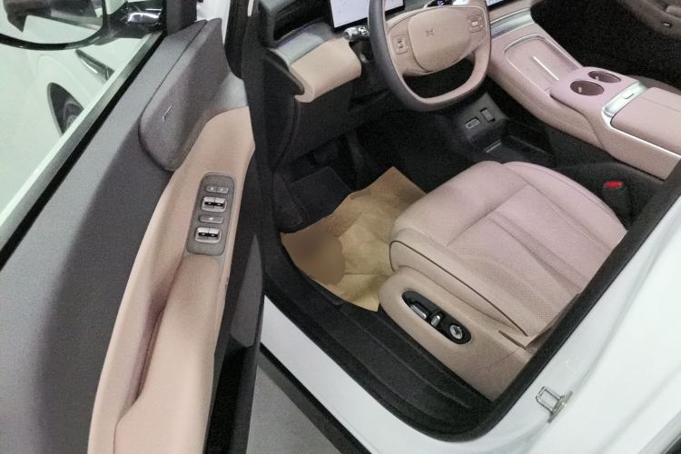 Used XPeng X9 2025 740 Ultra-Long Range Max
