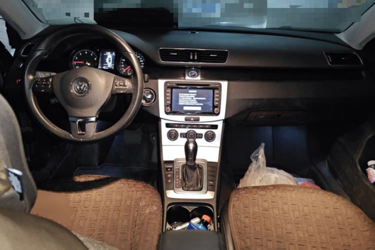 Used Volkswagen Magotan 2015 2.0 TSI Luxury Model Center Console