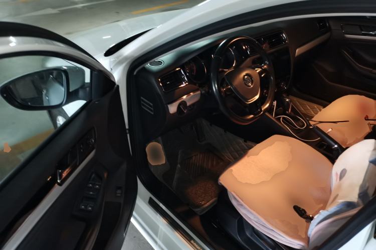 Used Volkswagen Sagitar 2015 1.6L Automatic Comfort Model