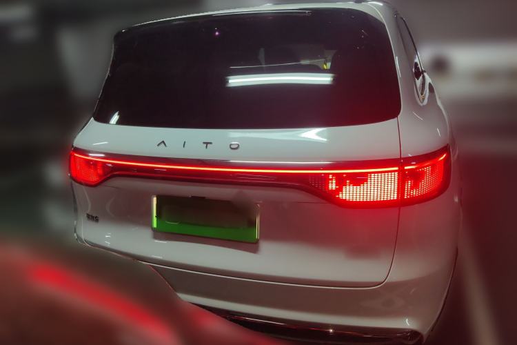 Used Hima AITO M8 2025 Extended-Range Ultra Version 53.4 kWh 6-Seater Edition
