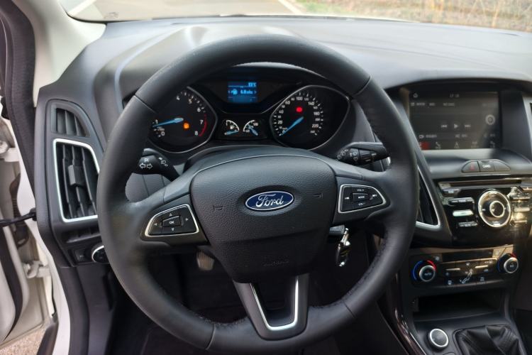 Used Ford Focus 2017 Hatchback 1.6L Manual Fashion Edition SmartDrive Version