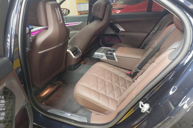 Used BMW 7 Series 2023 735Li M Sport Package Left Rear Seat