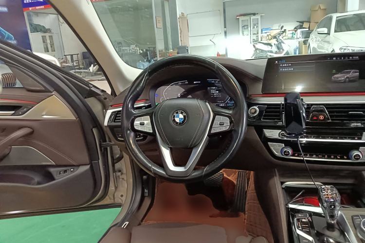 Used BMW 5 Series New Energy 2020 Mileage Upgrade Version 530Le Pioneer Edition Steering Wheel