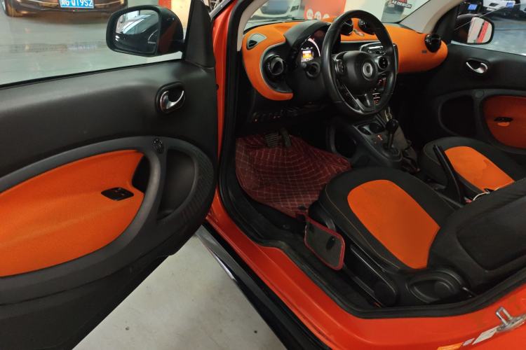 Used smart fortwo 2015 1.0L 52 kW Hardtop Passion Edition
