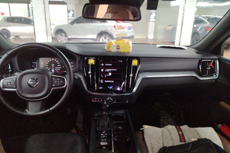 Used Volvo S60 2020 T4 Zhiyi Luxury Edition