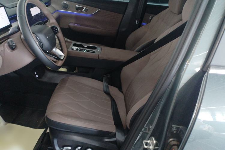 Used Fengyun T8 2025 1.5T 130km Deluxe Version 5 Seats Left Front Seat