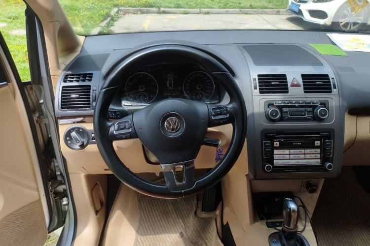 Used Volkswagen Touran 2011 1.4T DSG ZhiZhen Edition 5 Seats
