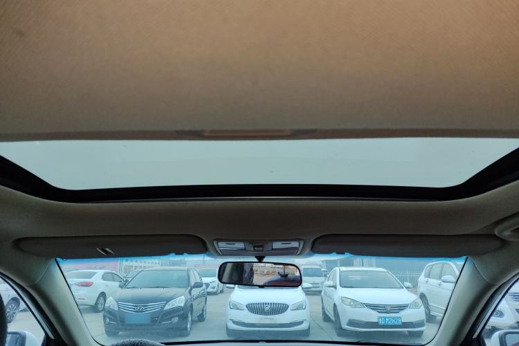 Used Kia K2 2015 Hatchback 1.4L AT GLS Cool Edition