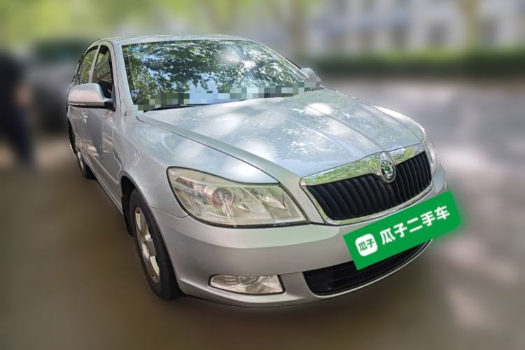 Used Skoda Octavia 2013 1.6L Manual Yijie Edition Front Right 45 Deg