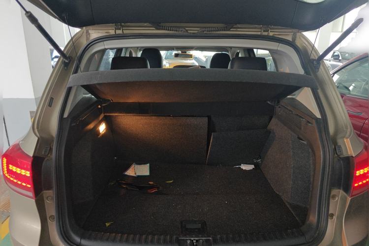 Used Volkswagen Tiguan 2015 1.8TSI Automatic Two-Wheel Drive Luxury Model Trunk