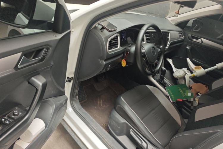 Used Volkswagen T-ROC 2022 280TSI DSG Two-Wheel Drive Elite PLUS Driver Seat