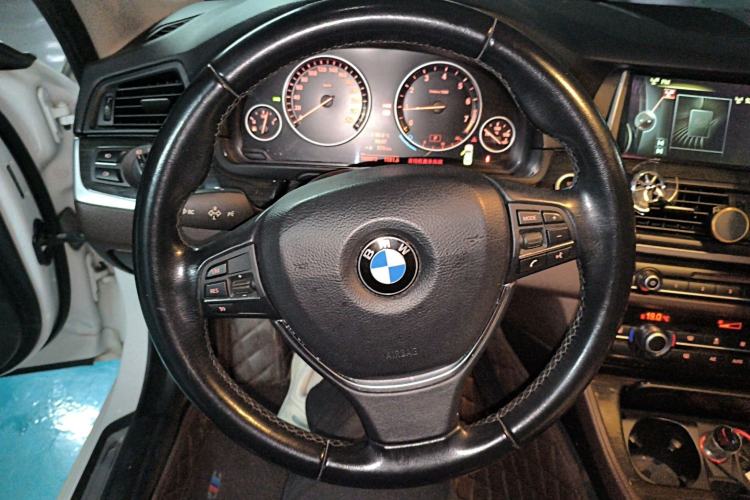 Used BMW 5 Series 2014 525Li Luxury Design Package
