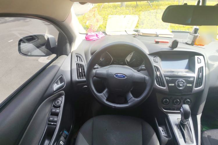 Used Ford Focus 2012 Hatchback 1.6L Automatic Comfort Model Steering Wheel