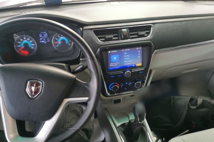 Used Jinbei New Hiace X30L 2023 1.5L Wealth Edition Van 2/5 Seats Non-Air-Conditioned Version SWC15M