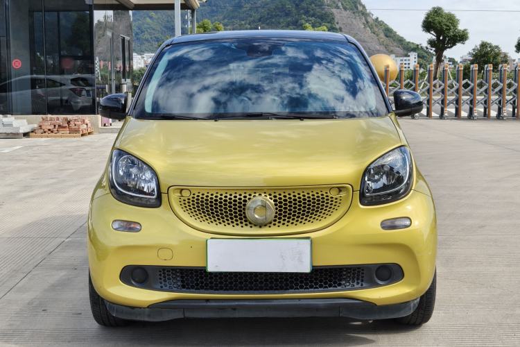 Used smart forfour 2016 1.0L 52 kW Passion Edition
