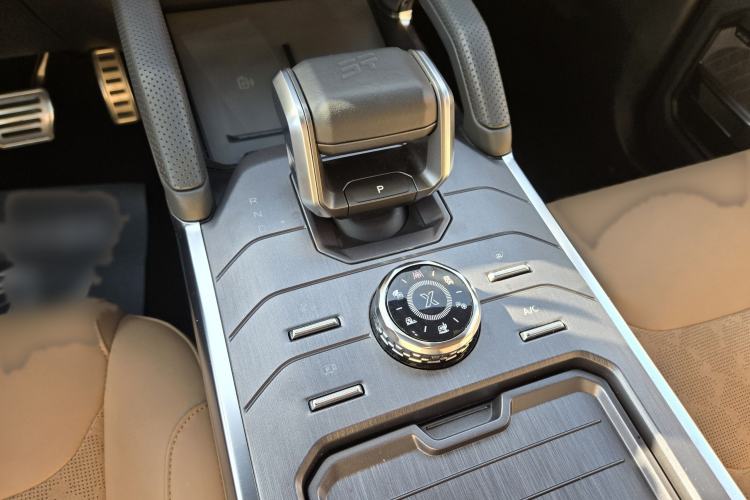 Used JETOUR Traveler 2023 2.0T All-Wheel Drive CrossPRO+