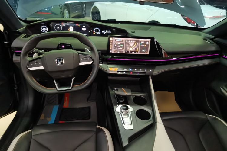 Used CHANGAN UNI-V 2023 1.5T Prestige Model