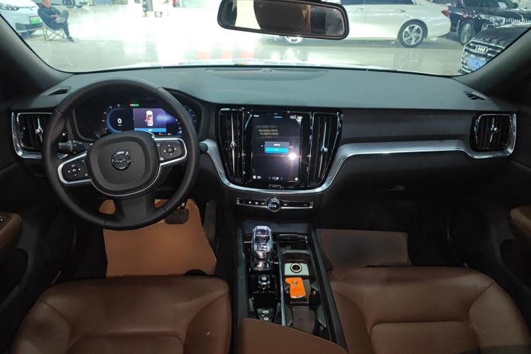 Used Volvo S60 2025 B4 Zhiyi Luxury Edition Center Console