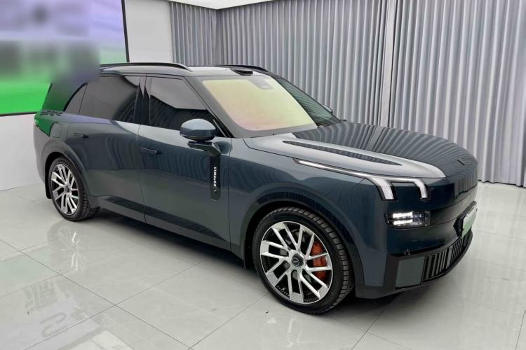 Used Lynk & Co 900 2025 2.0T Ultra Front Right 45 Deg