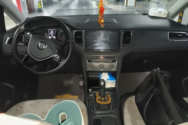 Used Volkswagen Golf Sportsvan 2018 230TSI Automatic Luxury Model Center Console