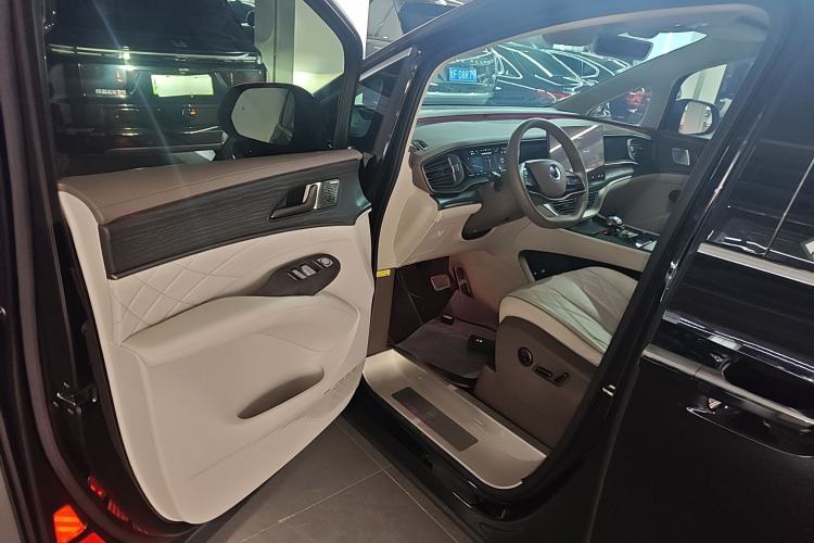 Used Denza D9 2022 DM-i 970 Four-Wheel Drive Flagship Model Driver Seat