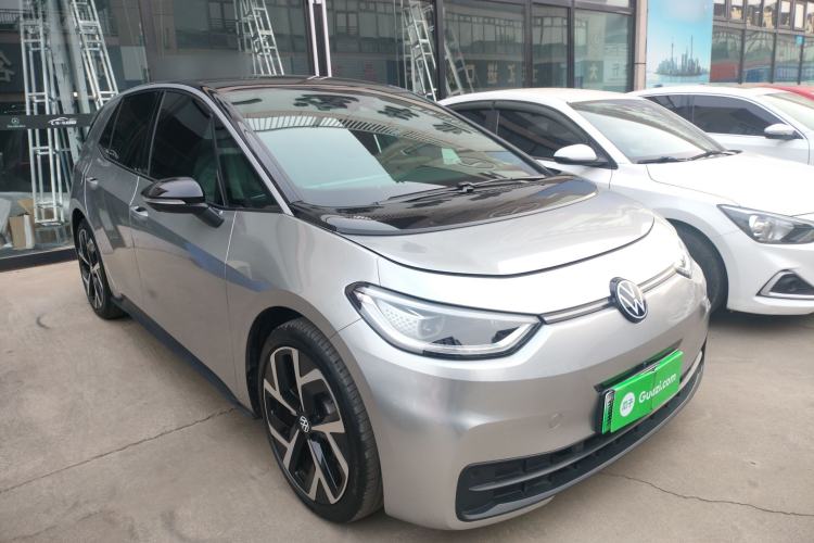 Used Volkswagen ID.3 2024 Intelligent Edition Front Right 45 Deg