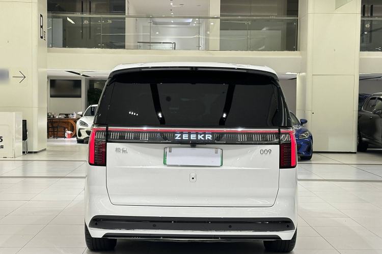 Used Zeekr 009 2024 7-Seater Walk-Through Version Four-Wheel Drive 108 kWh
