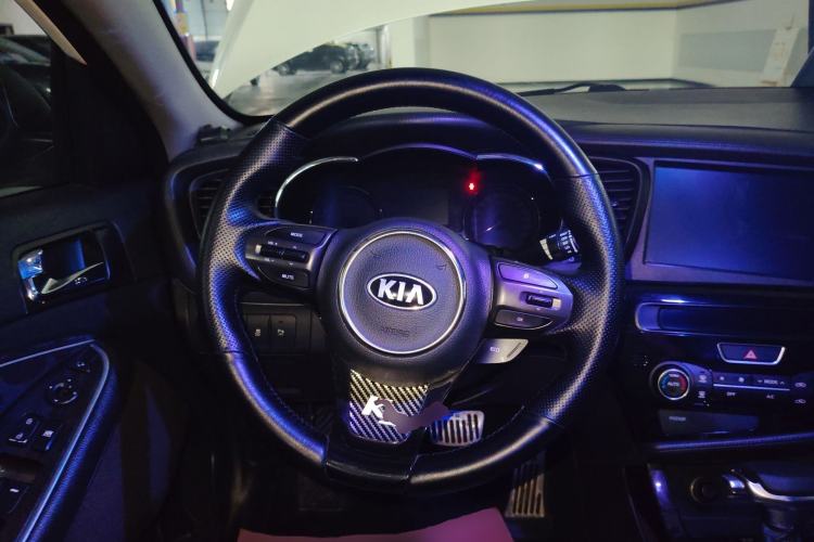 Used Kia K5 2014 2.0L Automatic LUXURY Steering Wheel