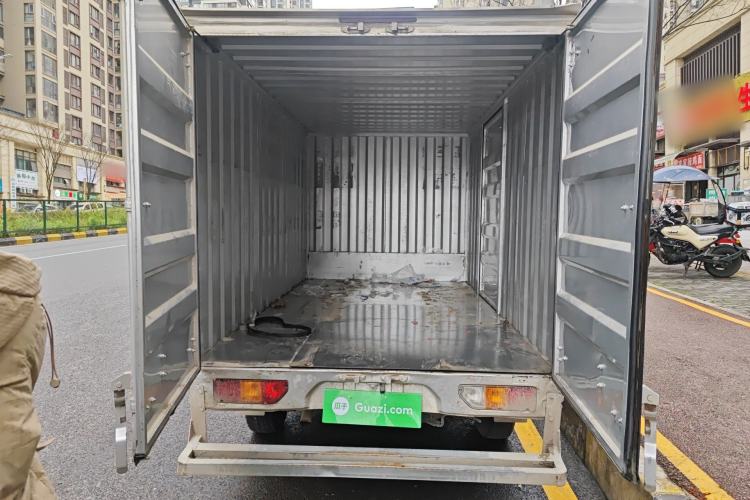 Used Wuling Rongguang New Truck 2023 2.0L Single-Row Base Version LJM20B Trunk