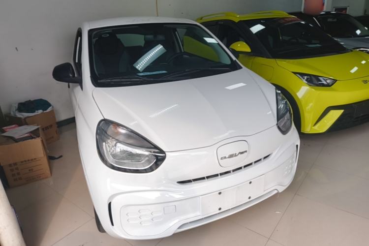 Used Roewe Clever 2022 311km QiQi BoBo Edition Front Right 45 Deg