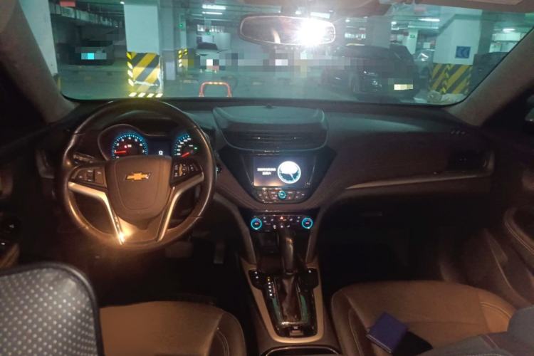 Used Chevrolet Malibu 2016 1.6T Automatic Luxury Edition Interior 2